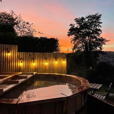 באת' Secluded Lodge With Spectacular Views And Hot Tub! מראה חיצוני תמונה