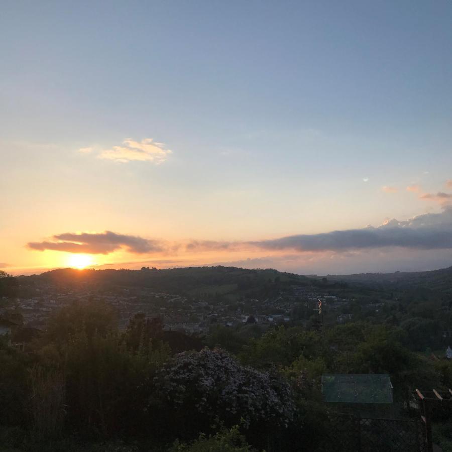 באת' Secluded Lodge With Spectacular Views And Hot Tub! מראה חיצוני תמונה