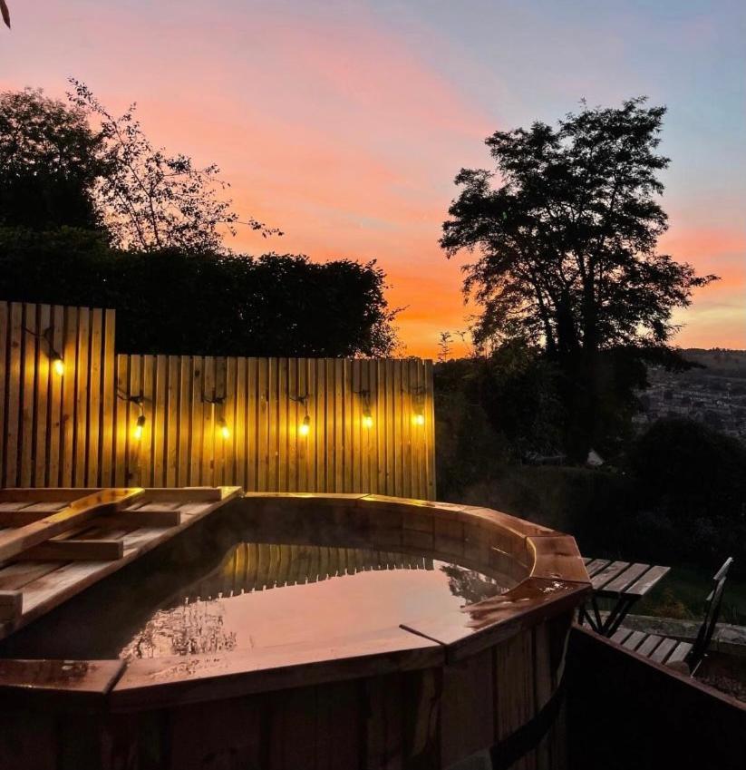 באת' Secluded Lodge With Spectacular Views And Hot Tub! מראה חיצוני תמונה
